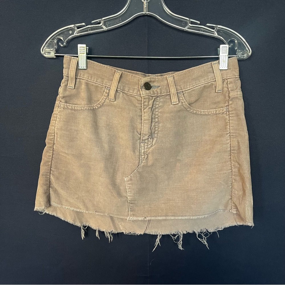 THE CUTEST LEVIS MINI SKIRT